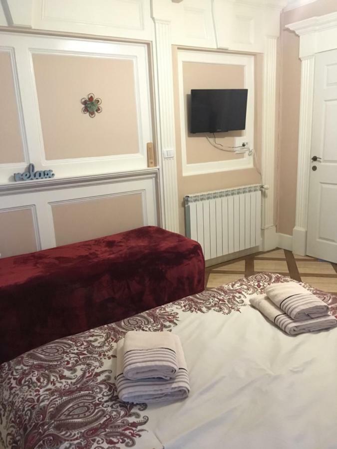 Hotel Casa Iulia Haţeg Esterno foto